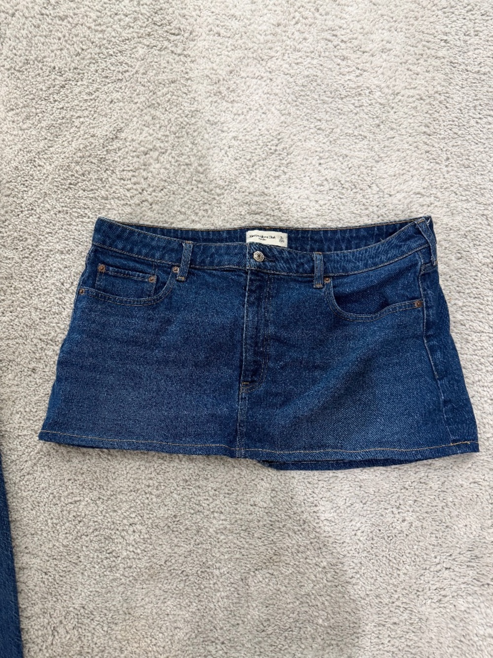 Brand new worn once Abercrombie & Fitch Jean Skirt size 32 Mid rise